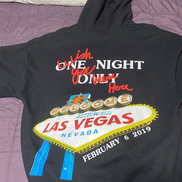 Lightly worn Travis Scott Vegas tour hoodie!
